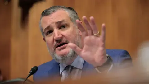 Lawmaker Cruz Likens American Broadcast Oversight Body to ‘Mobster’ on Kimmel’s Program